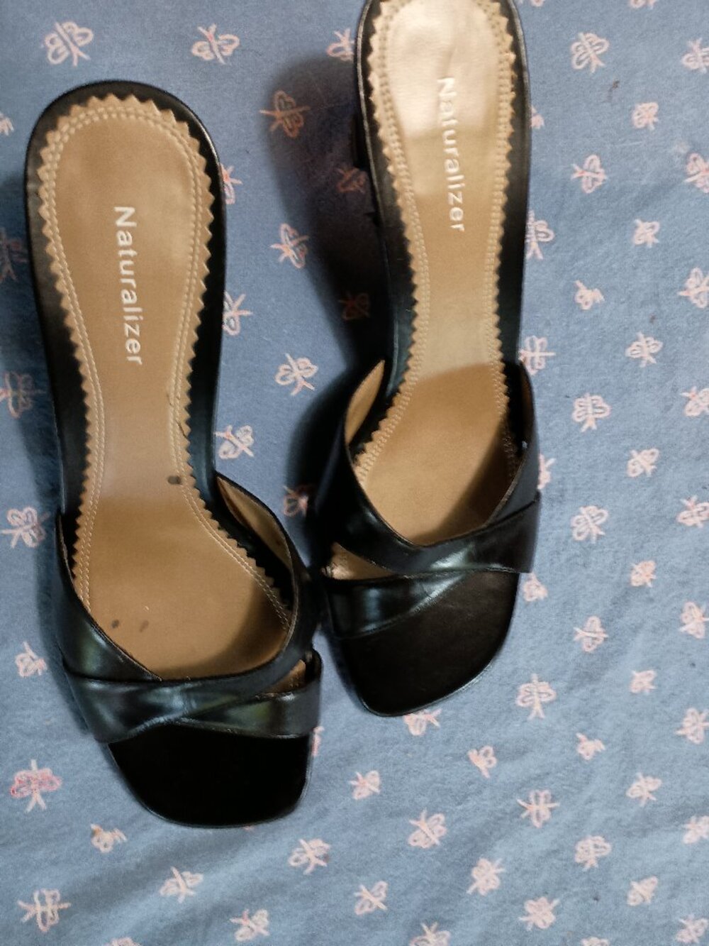 Womens Naturalizer 9 1/2 S black sandals